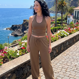 Helena | Conjunto de Top Sin Mangas con Escote Redondo y Pantalones de Pierna Amplia