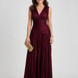 Lemar | Vestido Midi Sin Mangas con Pliegues y Escote en V" can be rewritten as:

"Lemar | Vestido Midi Sin Mangas con Detalles de Pliegues y Escote en V