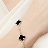 Pulsera Elegante con Diseño de Trébol en Dorado