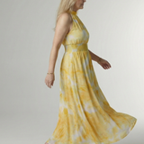 Sylin | Vestido Midi con Cuello Halter y Detalle Fruncido