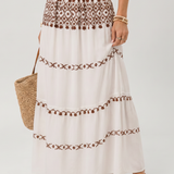 Silon | Vestido midi de tirantes finos con bordados elegantes