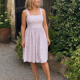 Leneva | Vestido Floral de Longitud a la Rodilla con Escote Cuadrado