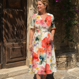 Corinne | Vestido Midi de Manga Corta con Diseño Floral