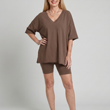 Lucinda | Conjunto de Top de Cuello en V y Pantalones Cortos de Estilo Relajado