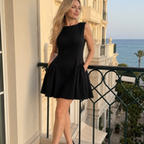 Felicity | Vestido Mini Sin Mangas con Falda Estructurada