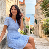 Elarka | Mini Vestido de Mangas Cortas con Detalle de Ojal