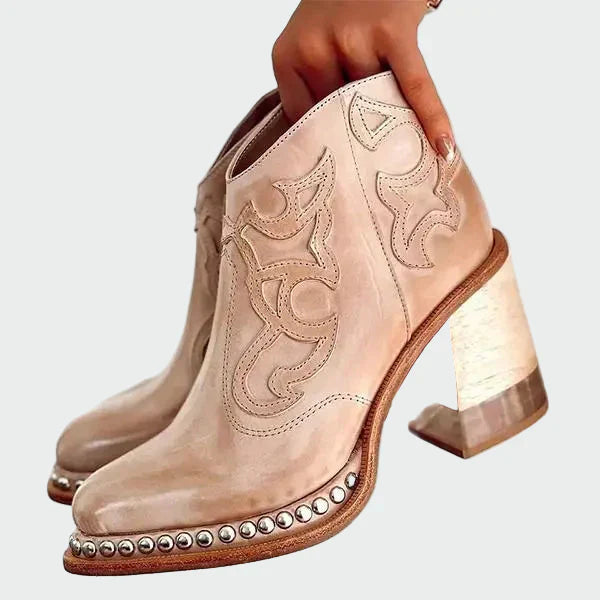 Stanislava - Botas de Cuero con Bordados