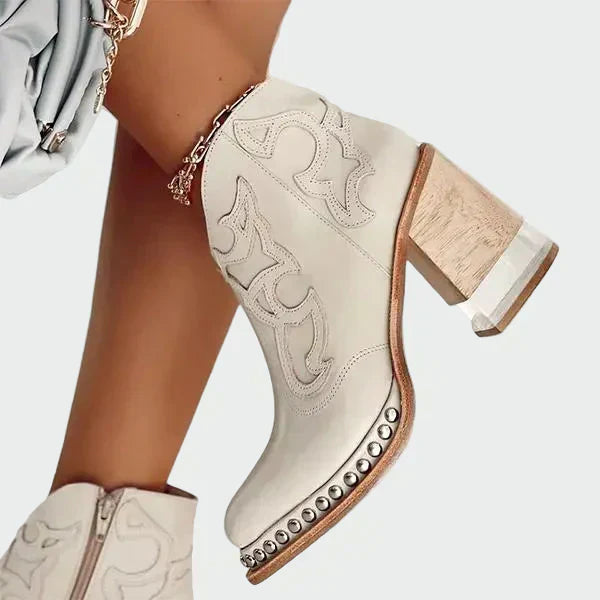 Stanislava - Botas de Cuero con Bordados