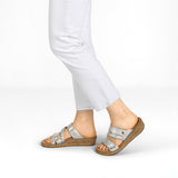 Carrie – Elegante Platino con Brillo Radiante