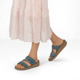 Carrie – Fresca Elegancia en un Azul Sofisticado