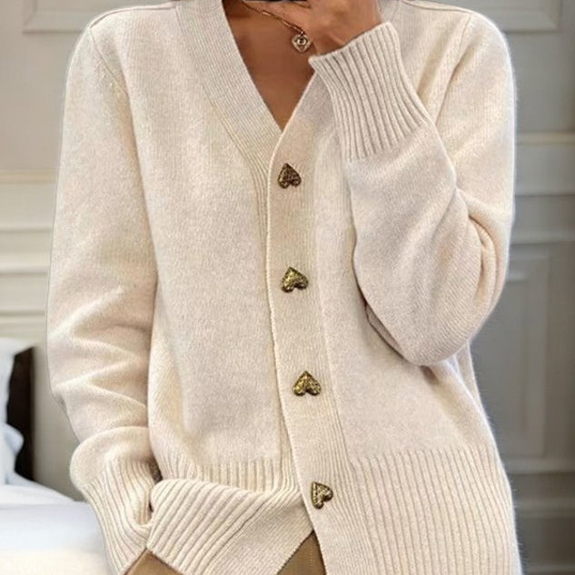 Olivia | Elegante chal femenino con botones dorados