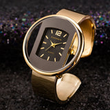 Viktorija® - Reloj dorado de diseño geométrico