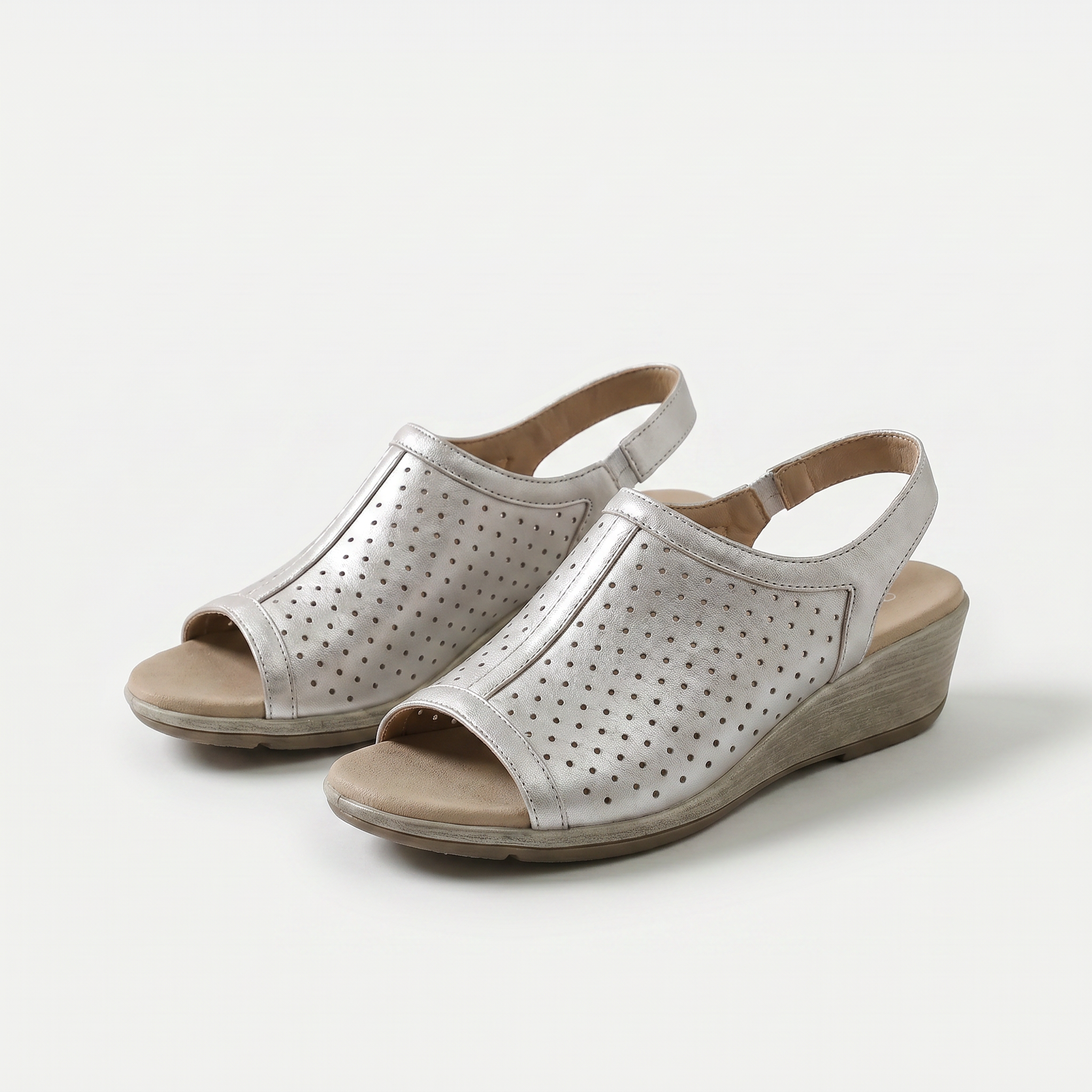 Hazel – Elegancia Sutil en Suave Gris