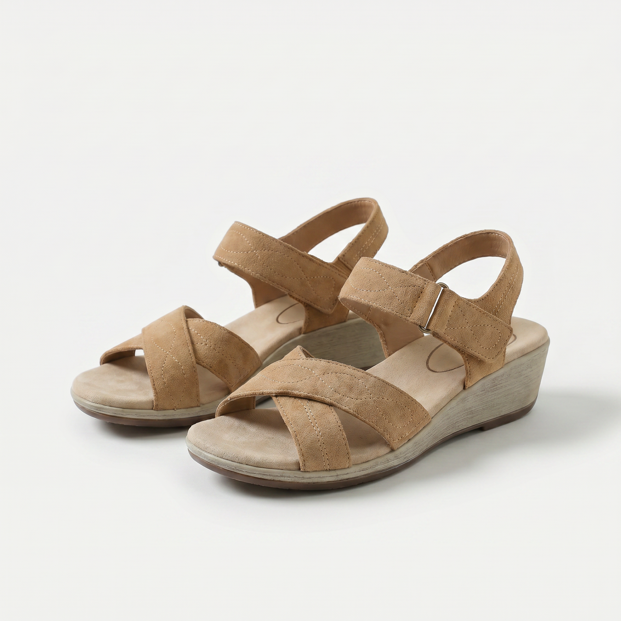 Holly – Elegancia Cálida en Suave Tono Topo
