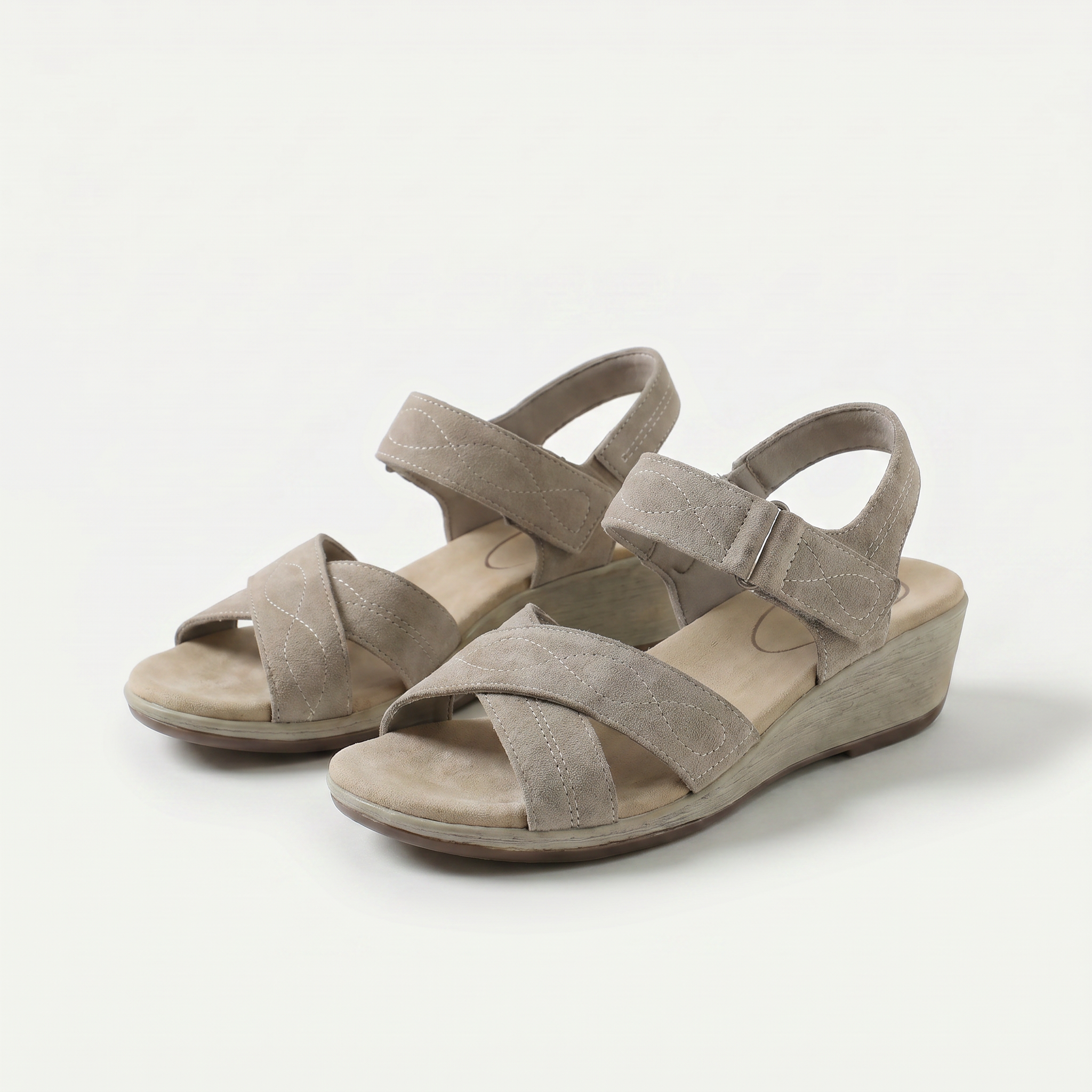 Holly – Calidez Natural en Elegante Marrón Camello